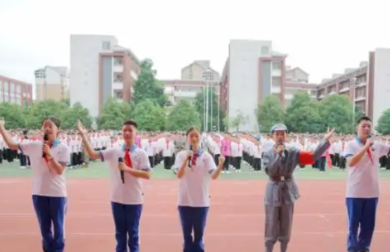 正悄然产生课堂内的改革与体育赛场的突破同样令人振奋 正悄然产生课堂内的改革与体育赛场的突破同样令人振奋