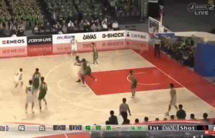 富永启生有着极高的三分命中率。 真人版灌篮高手来了?日本男篮多头发力显露野心