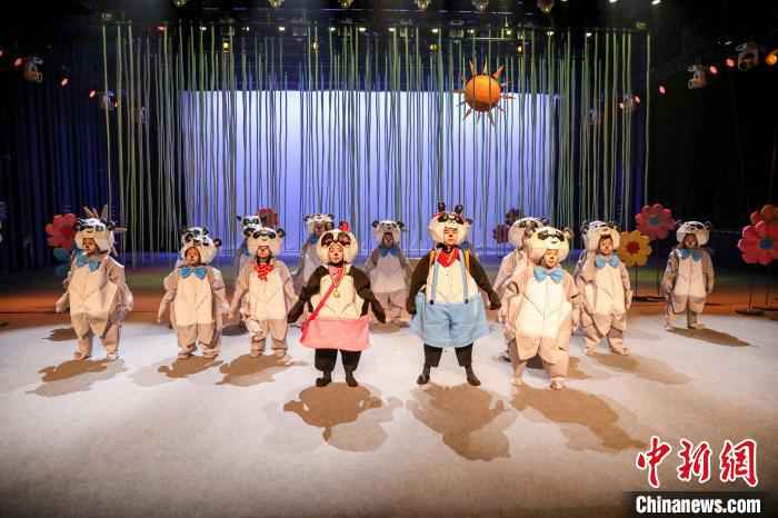 大熊猫主题少儿音乐剧《破壳》剧照。供图 大熊猫主题少儿音乐剧《破壳》在成都首演