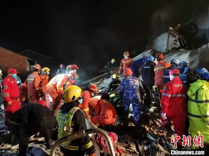  浙江龙港发生一起民房意外坍塌事故 2人死亡8人受伤